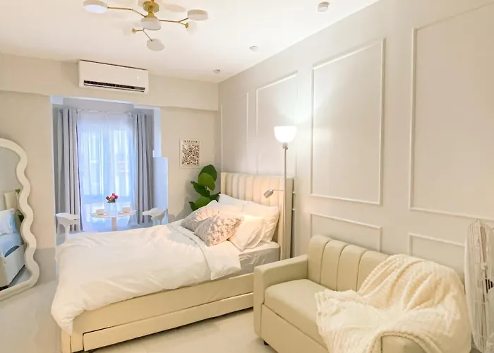 Bed & Breakfast Luxx Haven Staycation - Quezon Manila